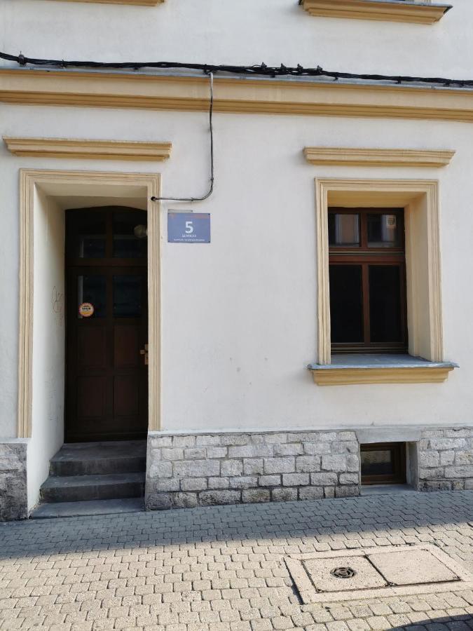Апартаменти Gliwicka 5 W Samym Sercu Tarnowskich Gor Тарновськє-Гури Екстер'єр фото